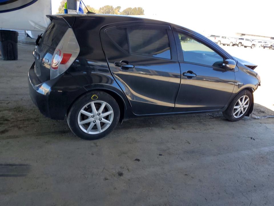 Photo 3 from auction – 2012 TOYOTA PRIUS C with VIN JTDKDTB3XC1030370