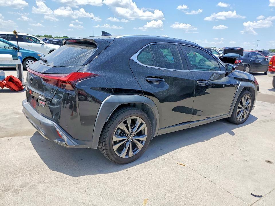 Photo 3 from auction – 2019 LEXUS UX with VIN JTHY3JBH8K2003317