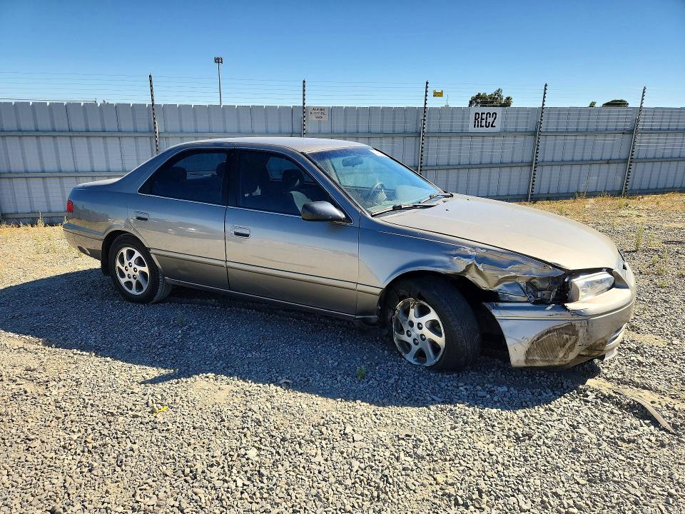 Photo 4 from auction – 2000 TOYOTA CAMRY with VIN 4T1BF22K6YU112044