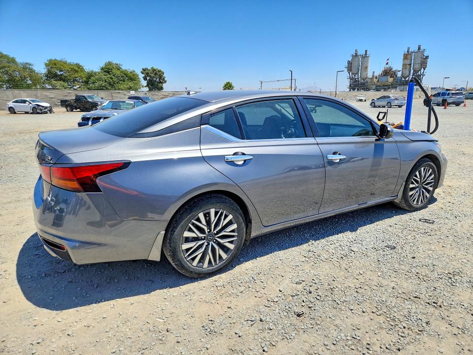 Photo 3 from auction – 2024 NISSAN ALTIMA with VIN 1N4BL4DV3RN409953