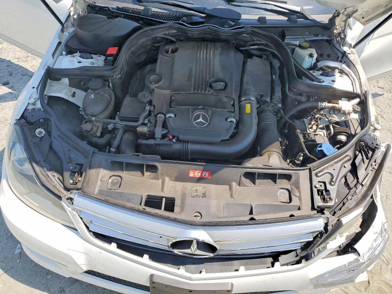 Photo 11 from auction – 2013 MERCEDES-BENZ C with VIN WDDGF4HB1DR246797