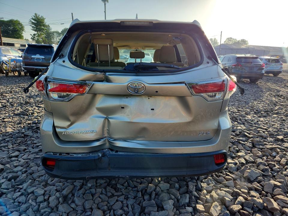Фото 6 с аукциона – 2015 TOYOTA HIGHLANDER с VIN 5TDKKRFH2FS054457