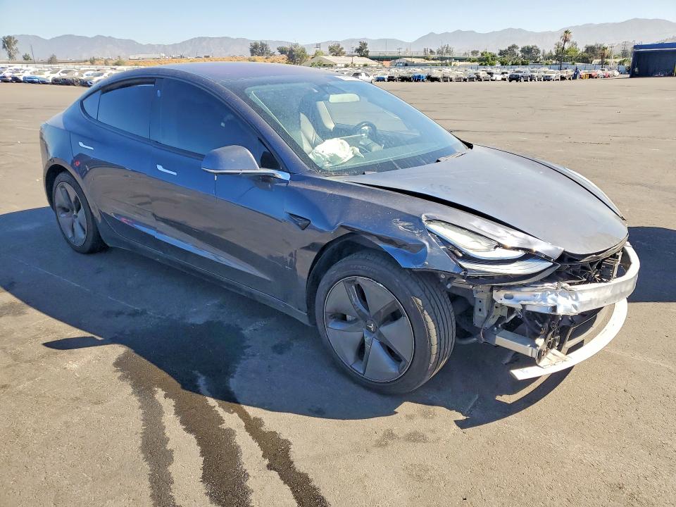 Photo 4 from auction – 2018 TESLA MODEL 3 with VIN 5YJ3E1EA0JF014182
