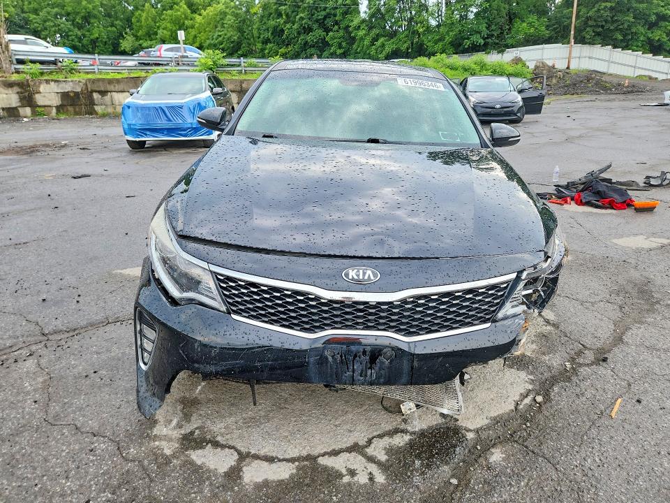 Photo 5 from auction – 2018 KIA OPTIMA with VIN 5XXGT4L39JG253742