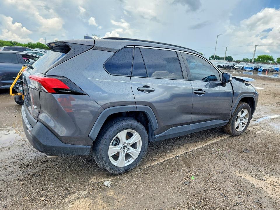 Photo 3 from auction – 2020 TOYOTA RAV4 with VIN 2T3W1RFV2LC066078