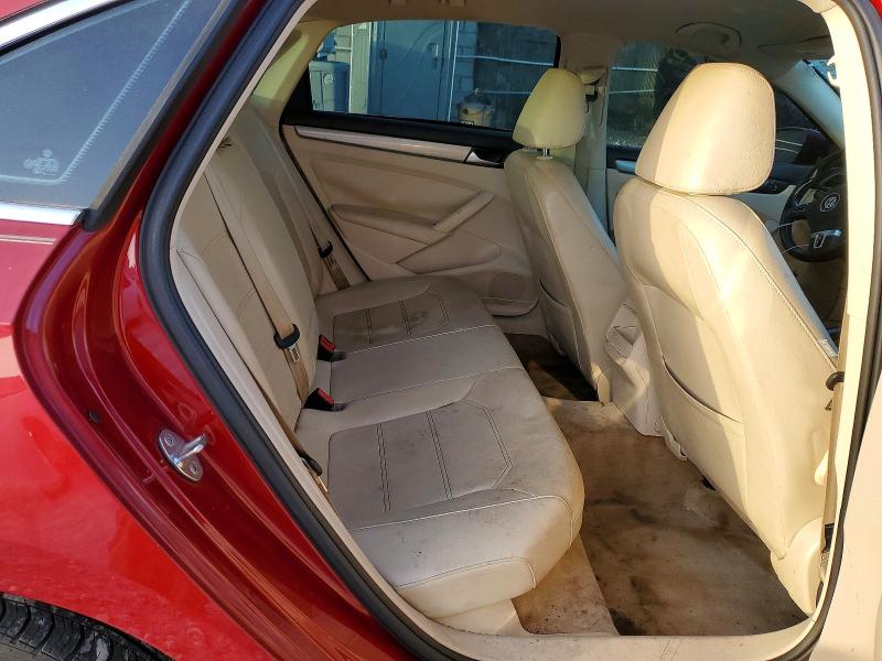 Photo 10 from auction – 2015 VOLKSWAGEN PASSAT with VIN 1VWAS7A34FC119643