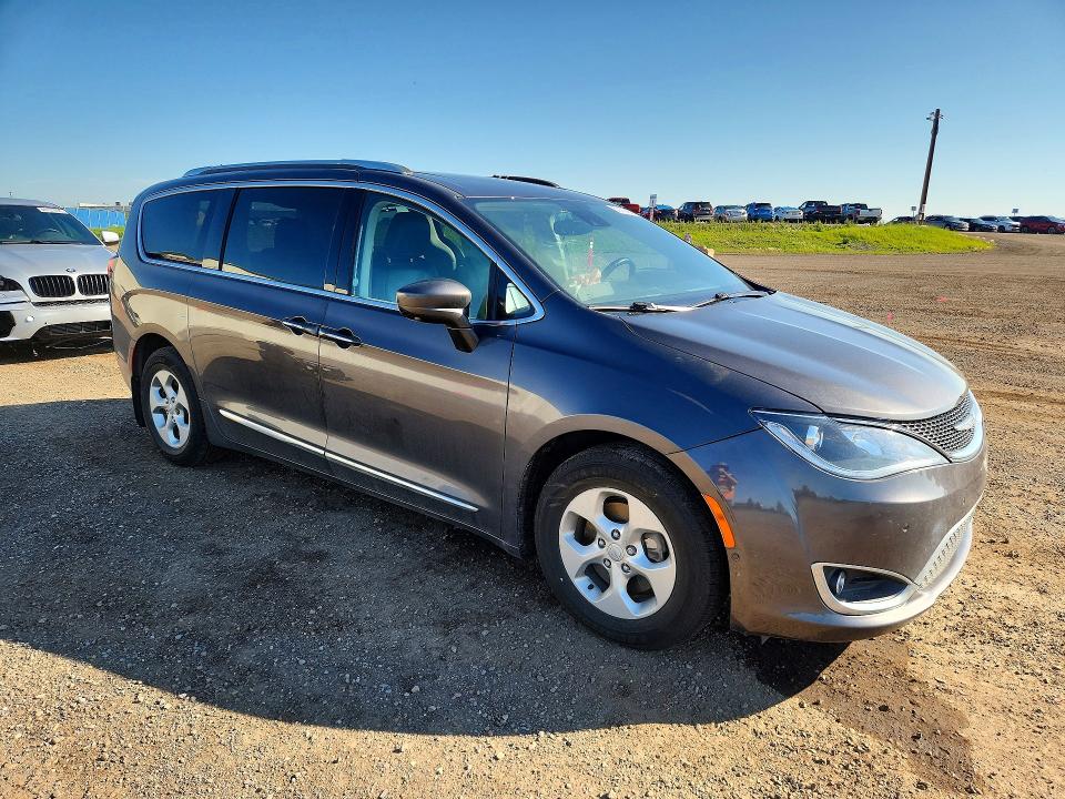 Photo 4 from auction – 2017 CHRYSLER PACIFICA with VIN 2C4RC1EG8HR591755