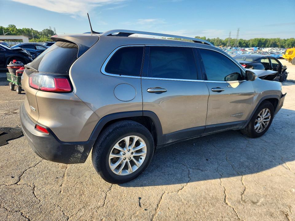 Photo 3 from auction – 2019 JEEP CHEROKEE with VIN 1C4PJLCB5KD339942