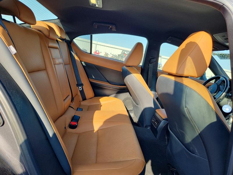 Photo 10 from auction – 2022 LEXUS IS with VIN JTHAA1D22N5122029
