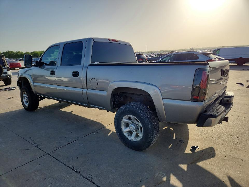 Photo 2 from auction – 2002 CHEVROLET SILVERADO with VIN 1GCHC23102F216103