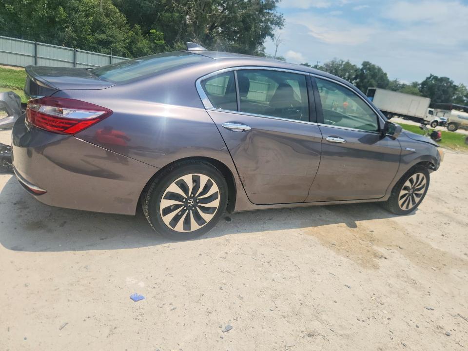 Photo 3 from auction – 2017 HONDA ACCORD with VIN JHMCR6F33HC021313