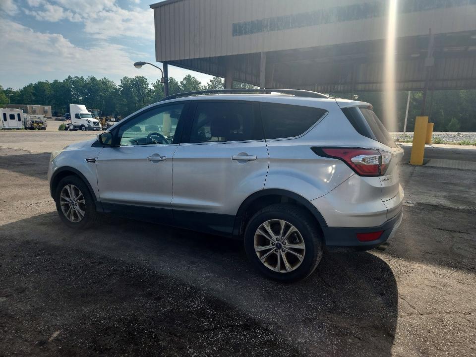 Photo 2 from auction – 2017 FORD ESCAPE with VIN 1FMCU9GD0HUC70084