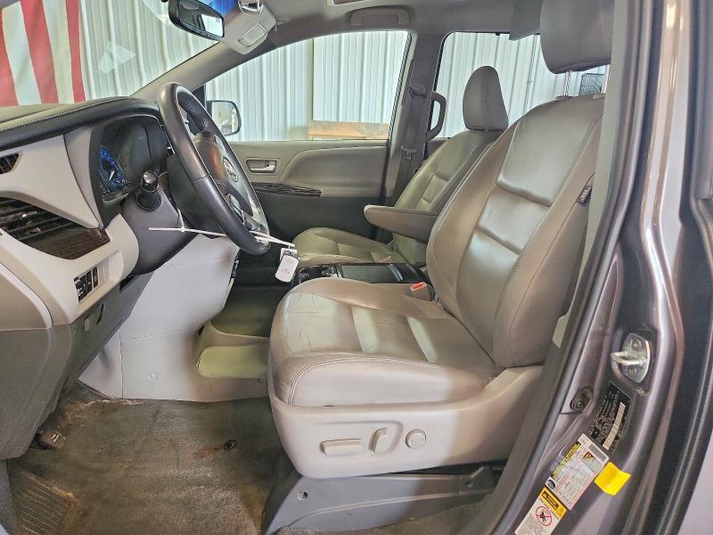 Photo 7 from auction – 2017 TOYOTA SIENNA with VIN 5TDDZ3DC4HS161019