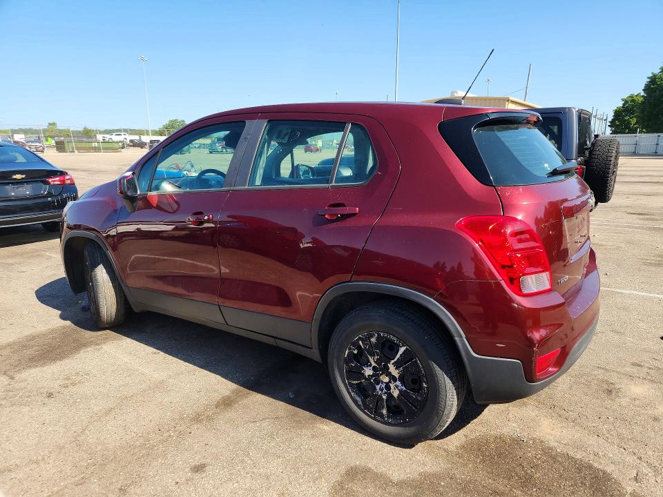 Photo 2 from auction – 2017 CHEVROLET TRAX with VIN 3GNCJKSB2HL193763
