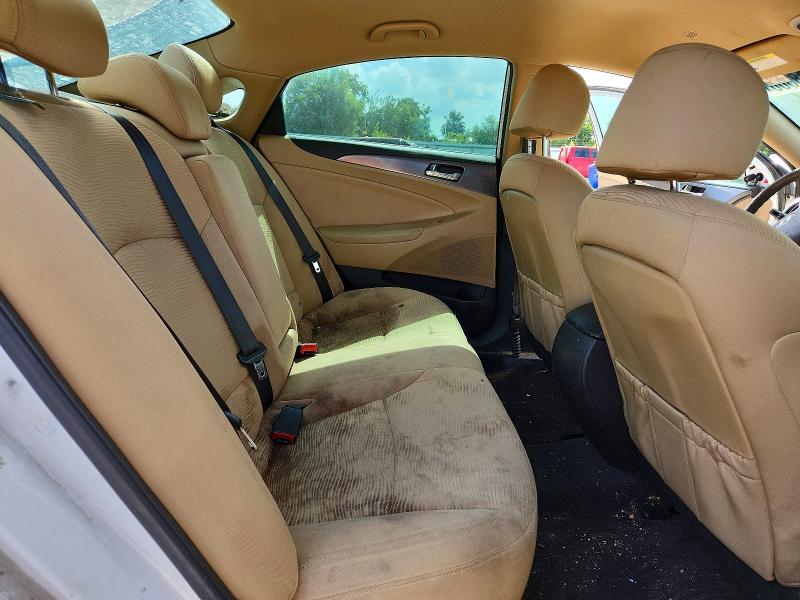 Photo 10 from auction – 2015 HYUNDAI SONATA HYBRID with VIN KMHEC4A47FA123895