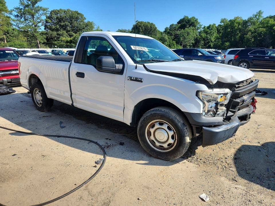 Foto 4 de la subasta – 2016 FORD F150 con VIN 1FTMF1C80GKF15652