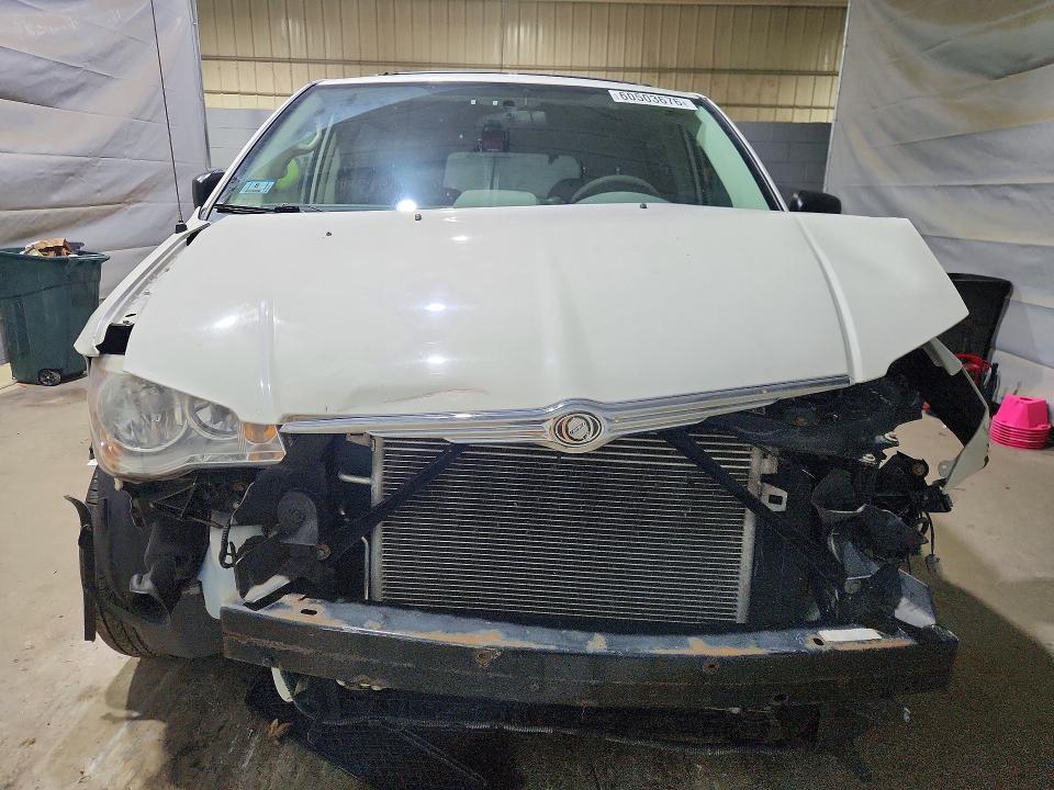 Photo 5 from auction – 2010 CHRYSLER TOWN & COUNTRY with VIN 2A4RR4DE3AR344028