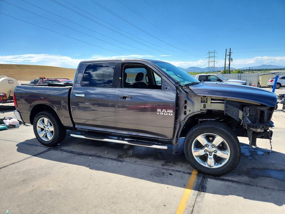 Photo 4 from auction – 2015 RAM 1500 with VIN 1C6RR7LT4FS705819