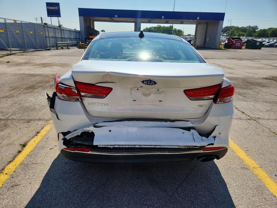 Photo 6 from auction – 2016 KIA OPTIMA with VIN 5XXGU4L32GG063349
