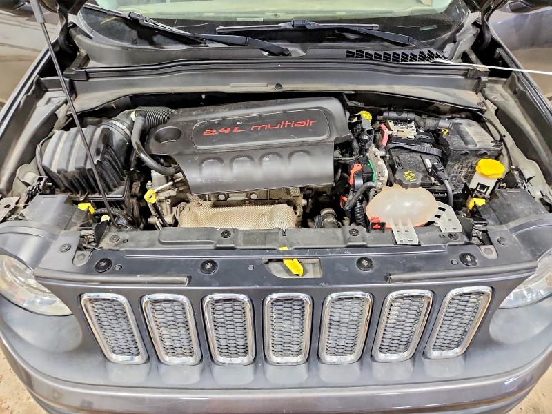 Photo 12 from auction – 2017 JEEP RENEGADE with VIN ZACCJBAB4HPG55886