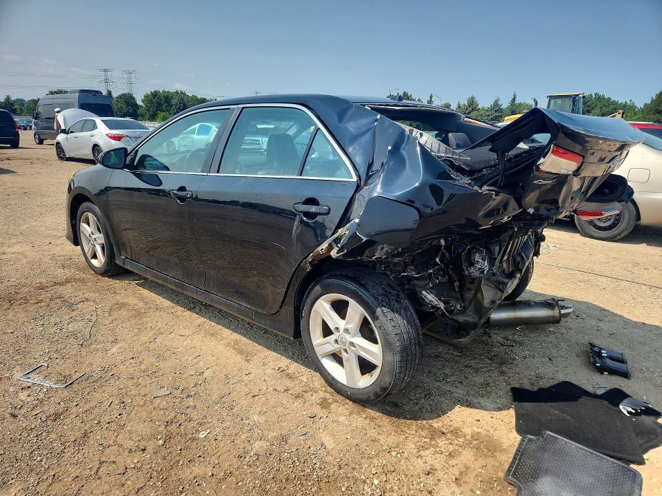 Zdjęcie 2 z aukcji – 2014 TOYOTA CAMRY z VIN 4T1BF1FK3EU813804