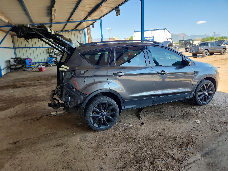 Photo 3 from auction – 2017 FORD ESCAPE with VIN 1FMCU9J92HUC42629