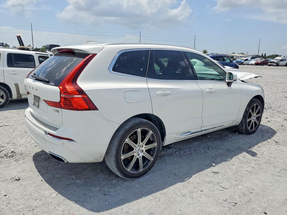 Photo 3 from auction – 2020 VOLVO XC60 with VIN YV4102DL7L1565247