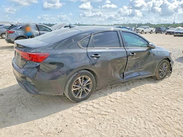 Photo 3 from auction – 2022 KIA FORTE with VIN 3KPF24AD3NE438717
