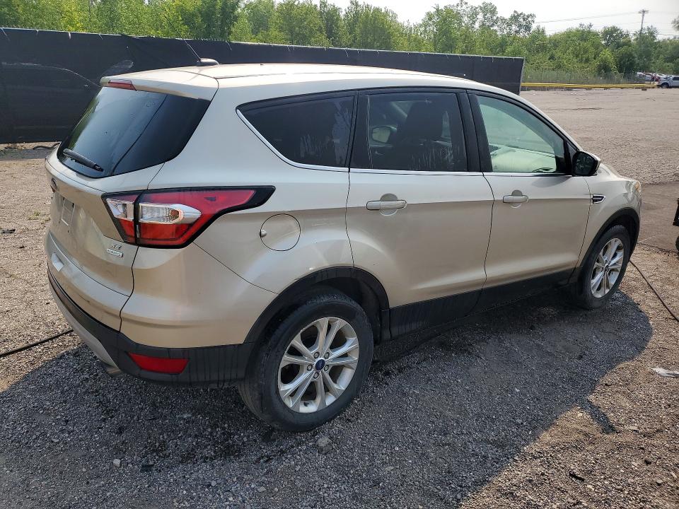Photo 3 from auction – 2017 FORD ESCAPE with VIN 1FMCU0GD7HUE06674