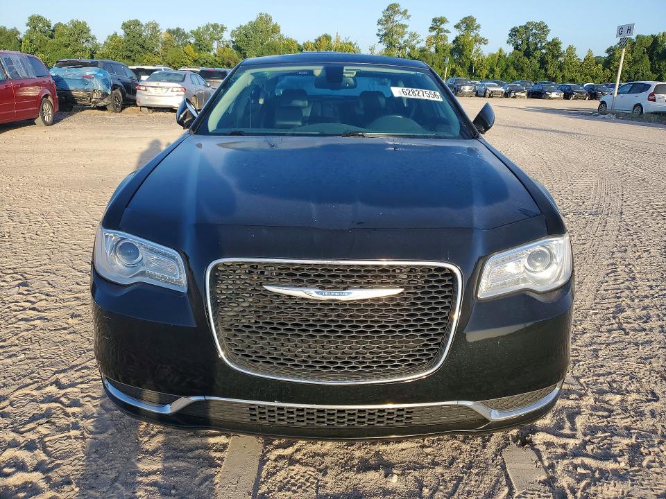 Photo 5 from auction – 2016 CHRYSLER 300 with VIN 2C3CCAAG1GH135097