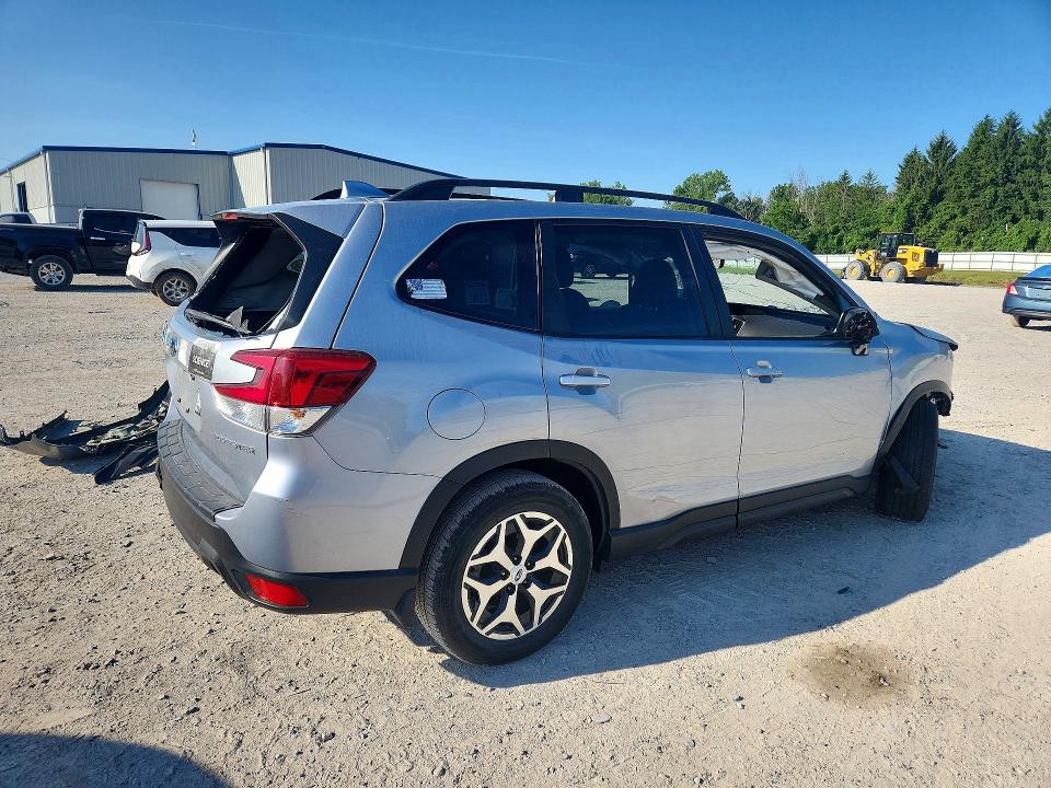 Zdjęcie 3 z aukcji – 2020 SUBARU FORESTER z VIN JF2SKAJC3LH579705