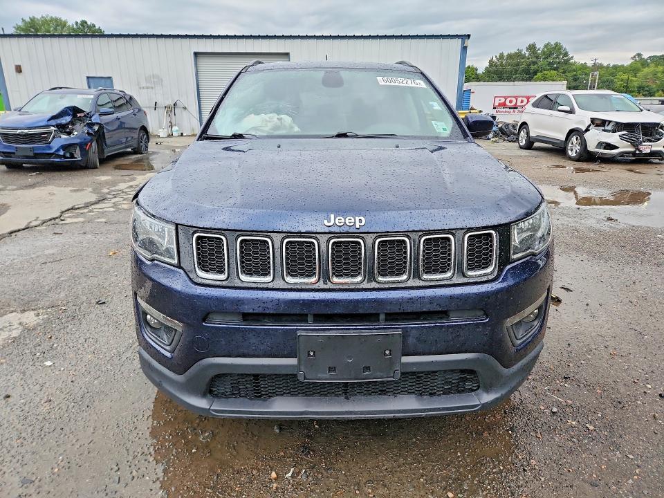 Photo 5 from auction – 2018 JEEP COMPASS with VIN 3C4NJDBB6JT283646
