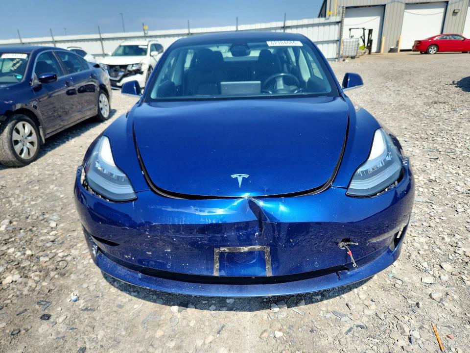 Снимка 5 от търг – 2018 TESLA MODEL 3 с VIN 5YJ3E1EB1JF064694