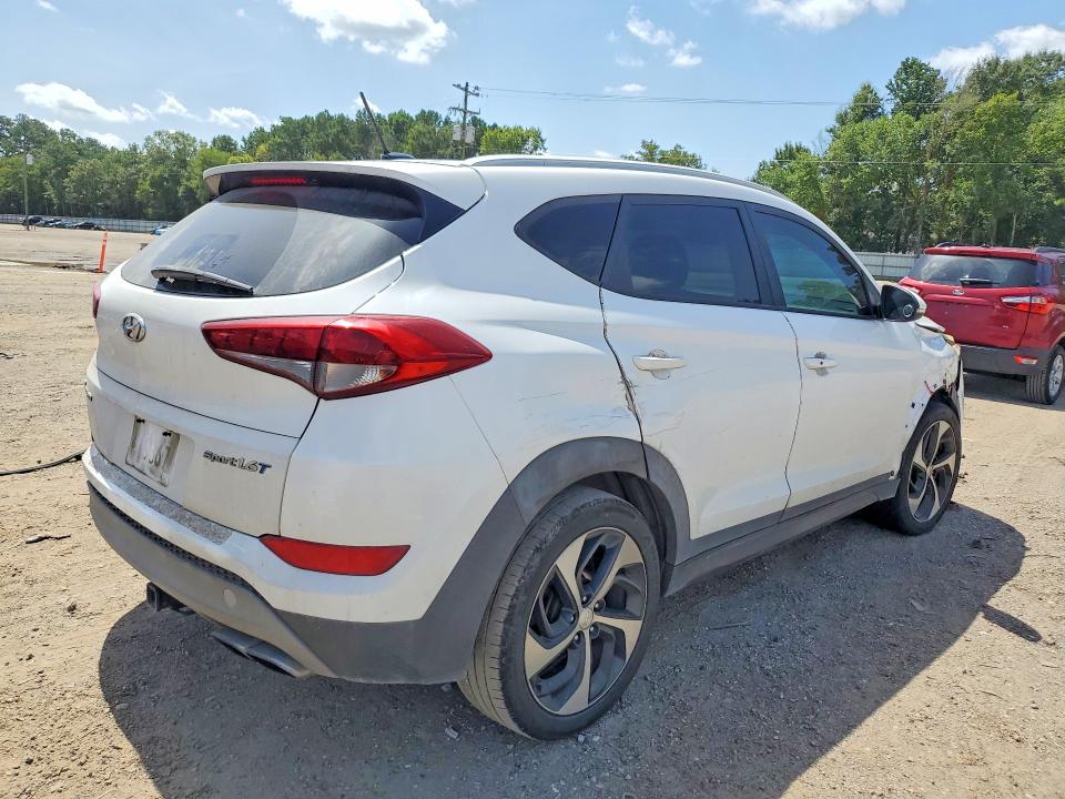 Photo 3 from auction – 2016 HYUNDAI TUCSON with VIN KM8J33A24GU055983