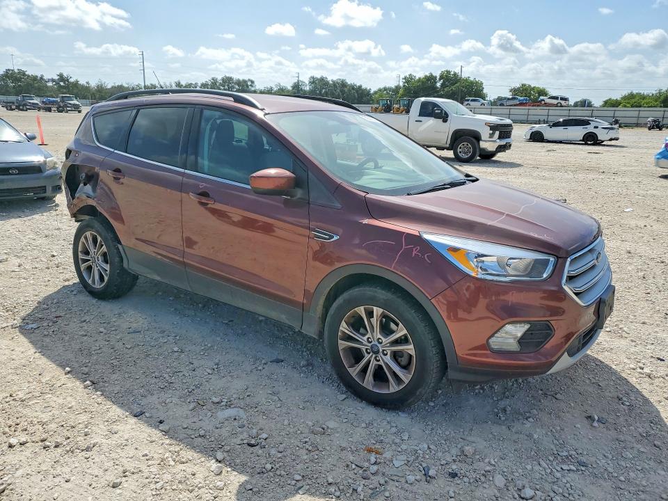 Photo 4 from auction – 2018 FORD ESCAPE with VIN 1FMCU0GD1JUC70161