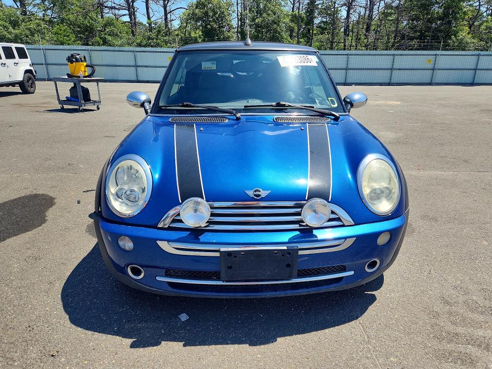Photo 5 from auction – 2006 MINI COOPER with VIN WMWRF335X6TG14253