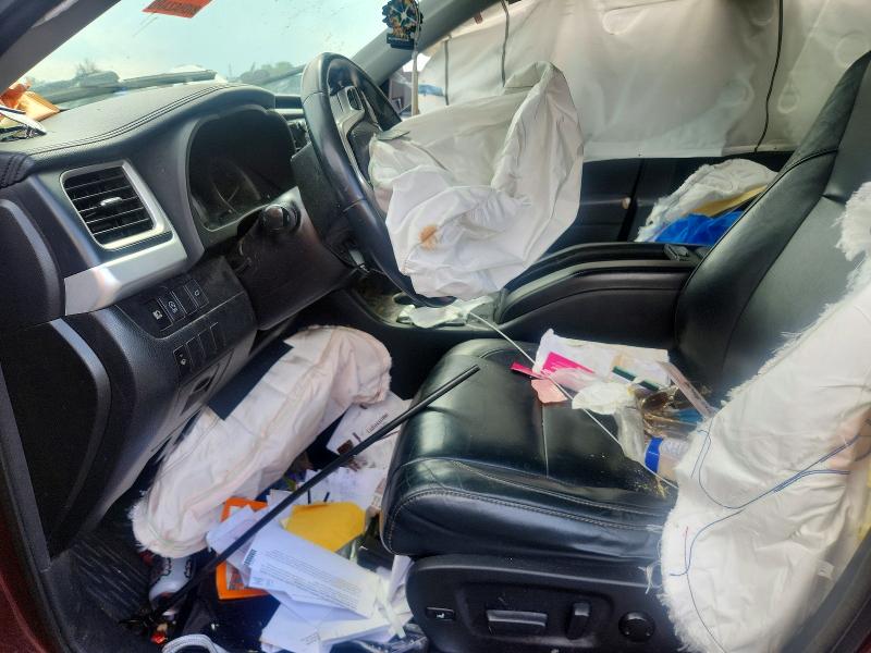 Photo 7 from auction – 2017 TOYOTA HIGHLANDER with VIN 5TDJZRFH9HS376801