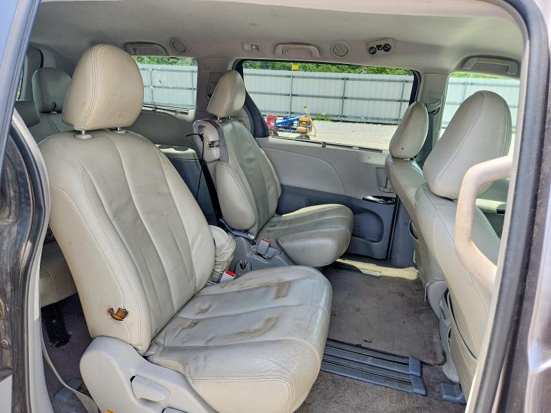 Photo 11 from auction – 2011 TOYOTA SIENNA with VIN 5TDKK3DC4BS062445