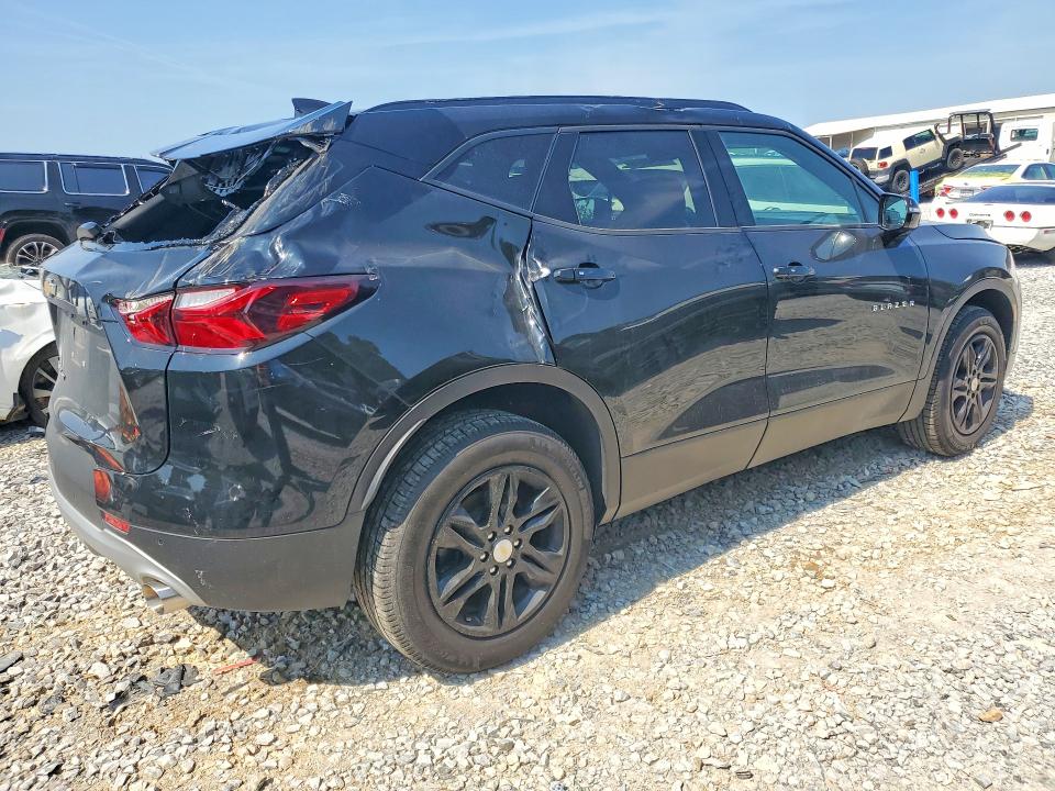 Photo 3 from auction – 2021 CHEVROLET BLAZER with VIN 3GNKBHR46MS522757
