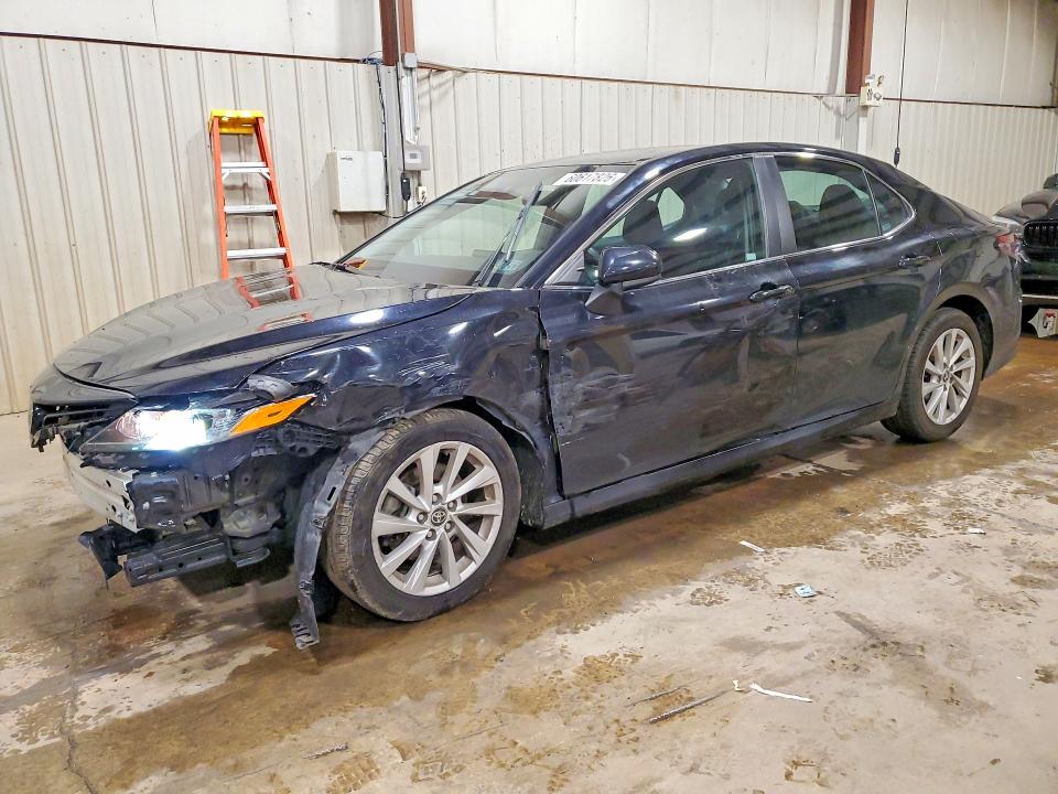 TOYOTA CAMRY 2022 with VIN 4T1C11AK8NU030648 - Photo from auction