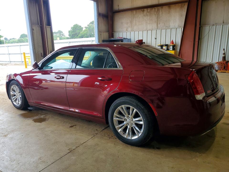 Фото 2 с аукциона – 2017 CHRYSLER 300 с VIN 2C3CCAAG9HH547088