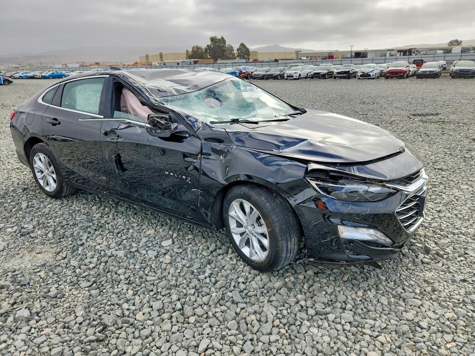 Photo 4 from auction – 2023 CHEVROLET MALIBU with VIN 1G1ZD5ST5PF225210