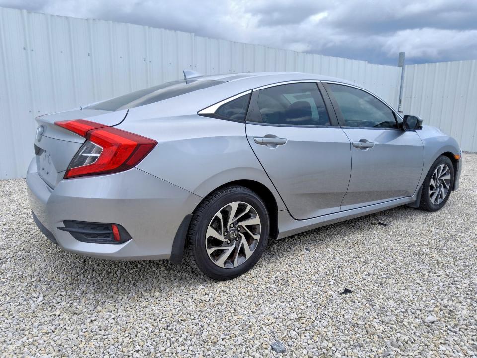 Photo 3 from auction – 2017 HONDA CIVIC with VIN 19XFC2F71HE046201