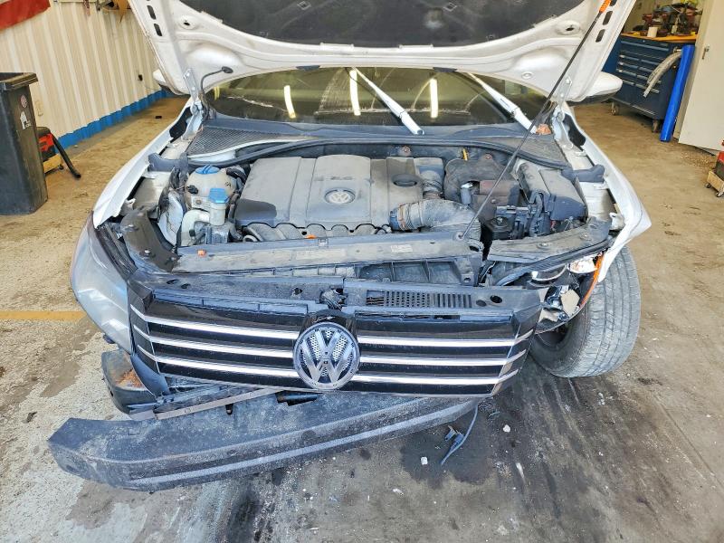 Photo 11 from auction – 2012 VOLKSWAGEN PASSAT with VIN 1VWAP7A37CC072881