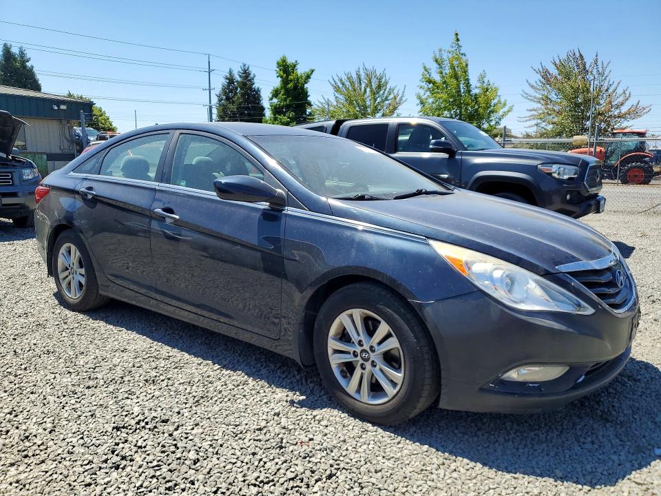 Photo 4 from auction – 2013 HYUNDAI SONATA with VIN 5NPEB4AC3DH720952