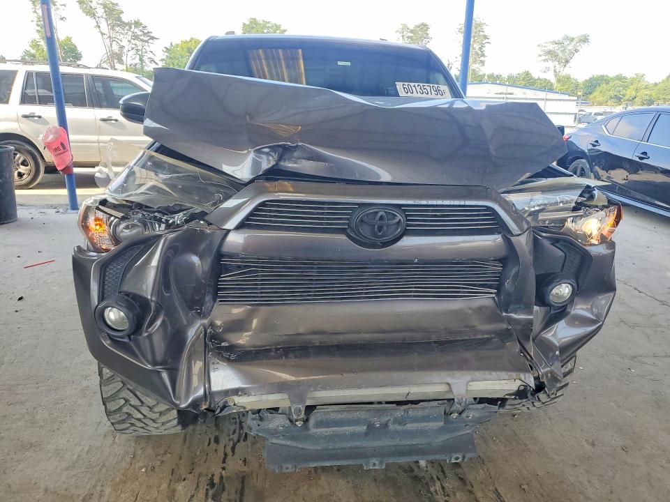 Photo 5 from auction – 2017 TOYOTA 4RUNNER with VIN JTEBU5JR2H5455028