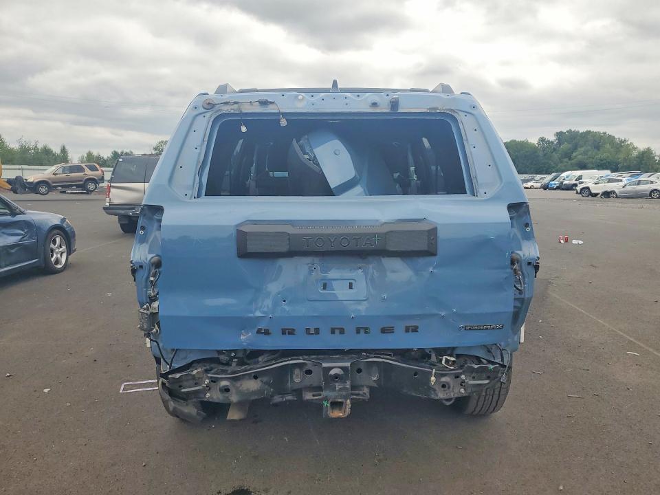 Photo 6 from auction – 2025 TOYOTA 4RUNNER with VIN JTEVB5BR9S5014506