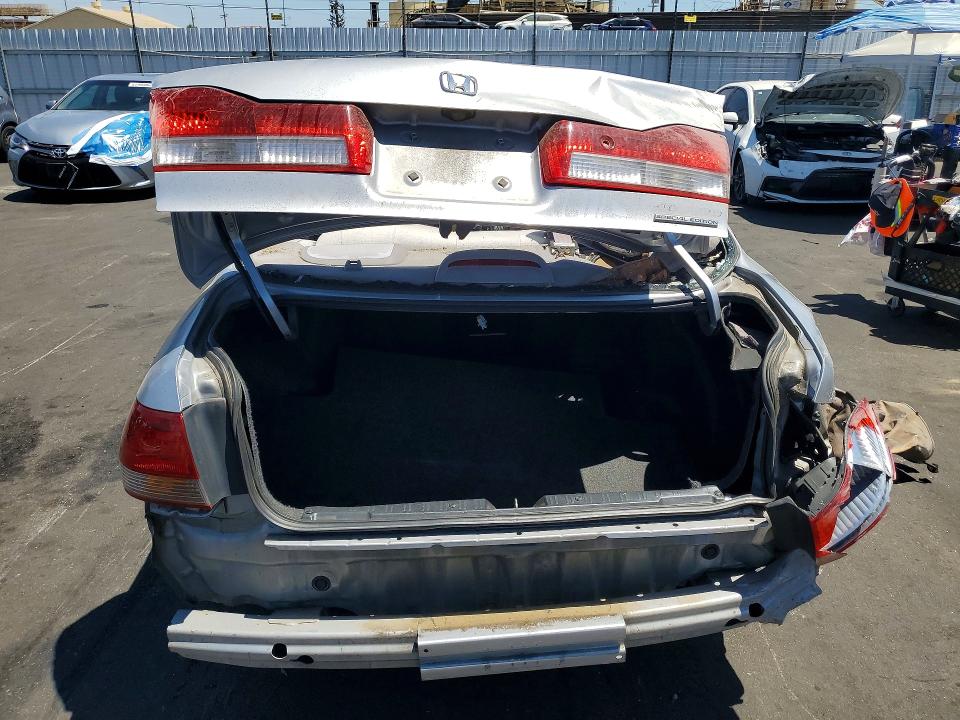 Photo 6 from auction – 2002 HONDA ACCORD with VIN JHMCG66862C020746