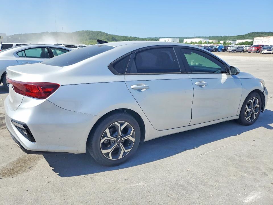 Photo 3 from auction – 2020 KIA FORTE with VIN 3KPF24AD0LE246569