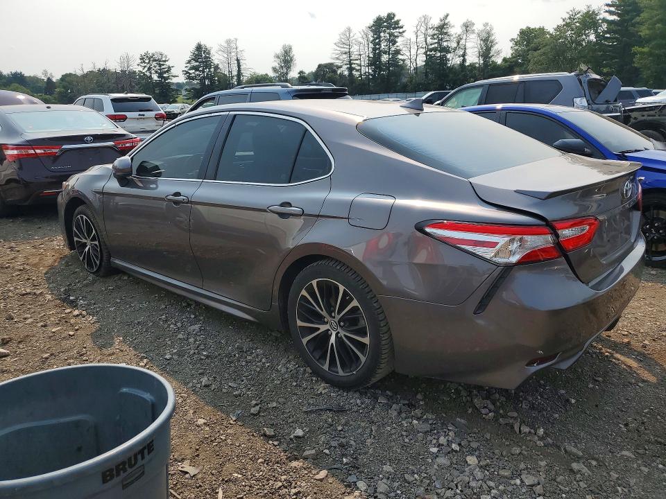 Photo 2 from auction – 2020 TOYOTA CAMRY with VIN 4T1G11AK2LU873940